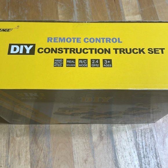 New Top race 3 in 1 remote control construction truck set - Picture 6 of 6